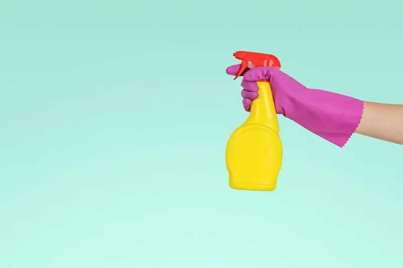 Reinigungsmittel und Checkliste für Umzugsreinigung